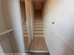 ユニスト【2階】の玄関