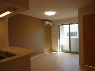 ブランノワールⅡ【1階】の居間