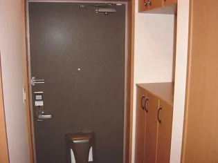 ヴァンベール【2階】の玄関