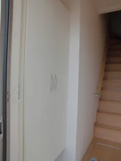 ナディア A【2階】の玄関