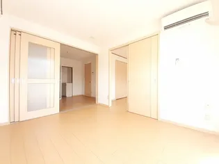 シティメゾン新井【2階】の居間