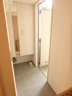 ティサージュ【2階】の玄関