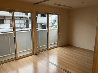 メゾンアイリス【2階】の居間