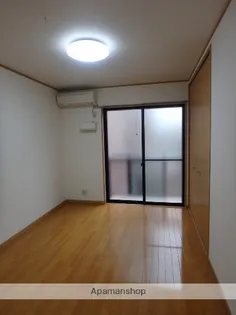 第2グリーンパレス【2階】の居間