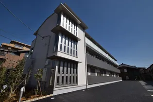 FLEUVE【2階】の外観