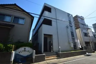 ホワイトヴィラ【3階】の外観