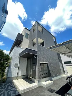 Lucia【2階】の外観