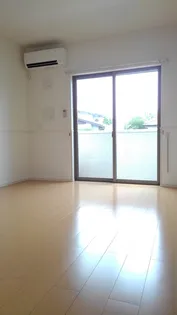 パーク サイド グレイス【2階】の居間