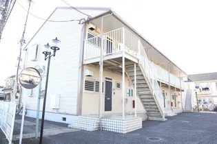 リバーサイド B【2階】の外観