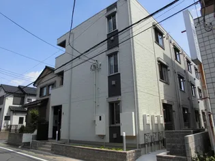 ホワイトヴィラ【3階】の外観