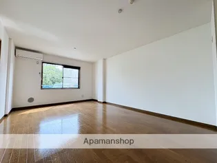 ロイヤルコートⅡ【101号室】の居間