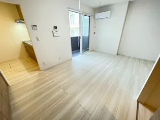 コリーヌヴェール日進【2階】の居間