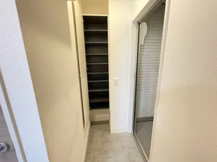 コリーヌヴェール日進【2階】の玄関