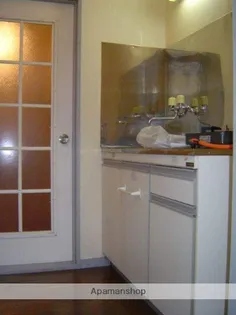 リリーハウス【205号室】の玄関