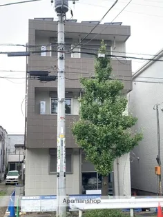 メゾン ファミリア【1階】の外観