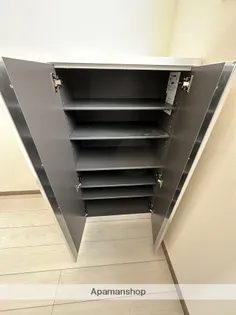 第一富沢ビル【303号室】の玄関