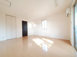 メゾンドエスポワール【2階】の居間