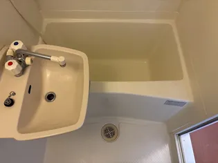 レオパレスグリーンハイツ3号館【1階】の風呂