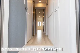 つつじ庵【3階】の玄関