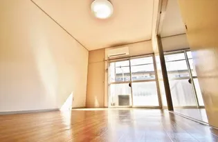 ウイロービレッジ【108号室】の居間