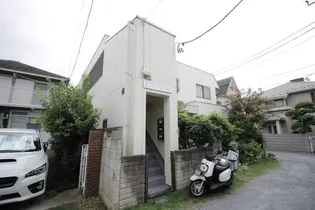 ホワイトベルハイム【2階】の外観