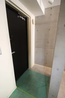 DIMENSION−5【B201号室】の玄関