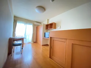 レオパレスサンライズ【1階】の居間