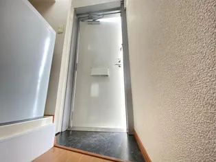 レオパレスサンライズ【2階】の玄関