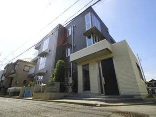 ファミール【2階】の外観