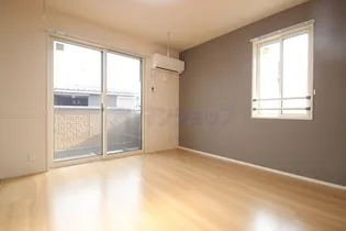 オランジュ A【3階】の居間