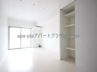 リブリ・プレゾン【1階】の居間