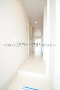 リブリ・プレゾン【1階】の玄関