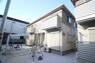 アドバンス霞 西棟【1階】の外観