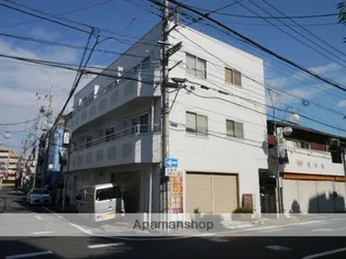 ホワイトハウス【2階】の外観