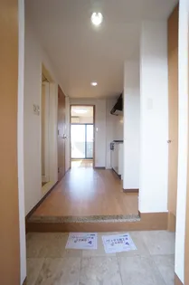 ペルル【301号室】の玄関