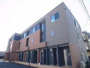 シャイニープレイス【3階】の外観