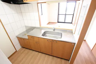 イーストプレイス【2階】の内装