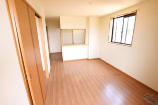 イーストプレイス【2階】の内装