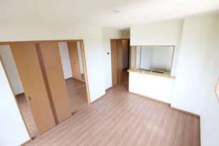 イーストプレイス【2階】の内装