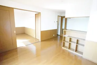 レジデンス SASOU【301号室】の居間