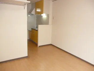 コスモス町田【B101号室】の居間