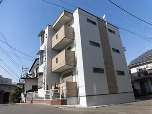 ホワイト ドルフィン【1階】の外観