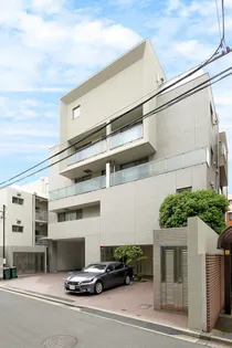 オークウッドハウス【3階】の外観