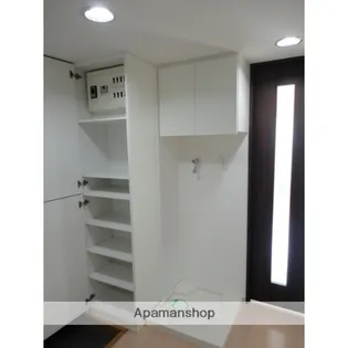 ESPOIR【606号室】の玄関