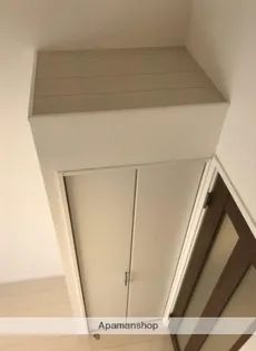 リーヴェルポート四つ木AXIS【2階】の玄関