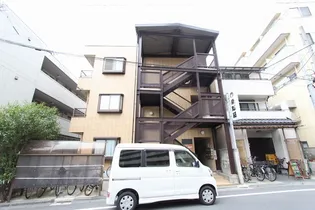 サンエイトマンション【1階】の外観