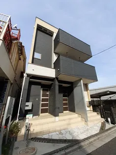 ロイヤルグランツ【2階】の外観