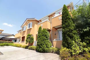 フラットコートB【2階】の外観