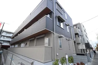 クエル【1階】の外観