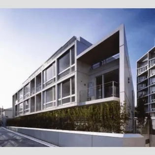 ピアース西麻布【3階】の外観